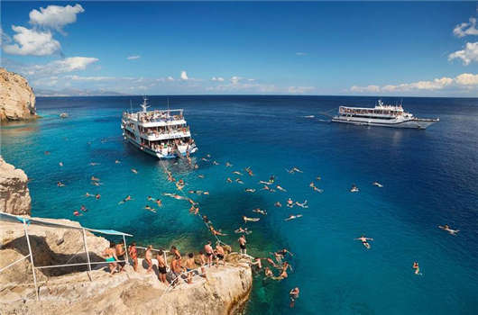 辦理希臘購房移民，一人申請三代受益！